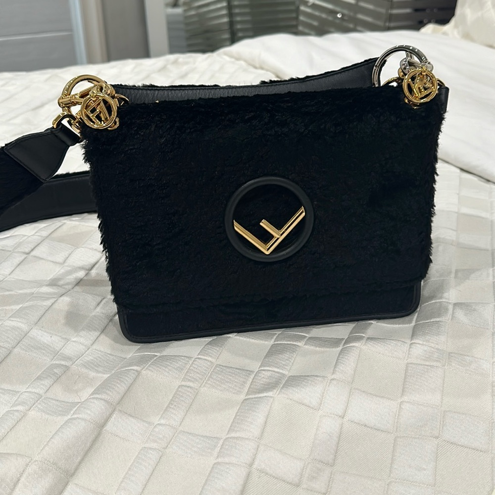 Fendi shearling kan 1 shearling bag